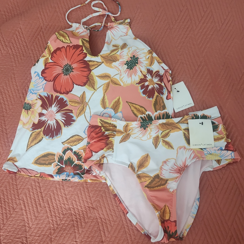 NWT Gibson & Latimer Luna Blooms High Neck Keyhole Halterkini Swimsuit. Small